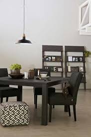karwei een zwarte robuuste eettafel brengt sfeer in huis wooninspiratie karwei woonkamer thuis huisstijl eetkamertafel