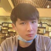 Minh Khuu's Instagram, Twitter & Facebook