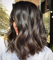 150 coupes pour avoir la tête au carré. Coupe Carre Plongeant Long 50 Des Plus Belles Coiffures Tendance 2019 En Photos Coupe De Cheveux Cheveux Ondules Mi Longs Coupe De Cheveux Lob