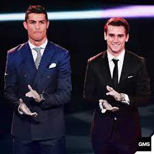Champion du monde ⭐️⭐️ et parrain de l'association @unriencesttout. Givemesport Happy Birthday Antoine Griezmann Only Facebook