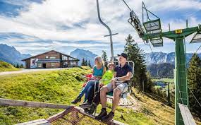 Einmal wollen sie richtig etwas erleben, einmal wollen sie einfach nur da sein und die berge bewundern. Ausflugsziele Sehenswurdigkeiten In Der Region Berchtesgaden