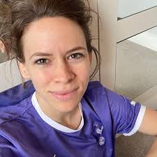 What a bloody laugh that was @shesgotskillsuk. Football drills in the  sitting room, starting my Sunday