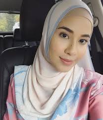 Kuala lumpur :pelakon bella dally mengakui dia dan seorang rakan melakukan aktiviti berbasikal di sekitar daerah gombak, selangor. Pernah Tukar Nama Komersial Dah 10 Tahun Dalam Dunia Seni Ini Kisah Bella Dally Rupanya Dia Media Hiburan
