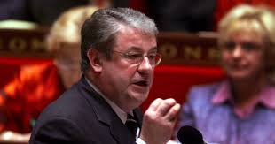 Municipales à Paris: Daniel Vaillant lâche son fauteuil de maire du XVIIIe 