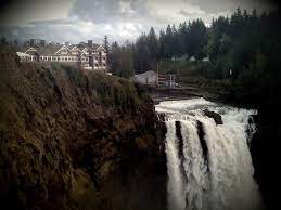 Snoqualmie falls were already famous in washington, but became more famous the world over when it featured in the tv series twin peaks. Pin On Waterfalls