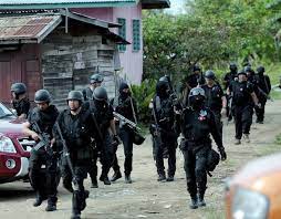 .pembubaran unit khas pdrm stafoc, latihan guna peluru hidup persediaan hadapi situasi sebenar, insp mohd som pahlawan utk yg dilupakan kisah rahsia anggota pertama unit tindakan khas, vat69 komando demonstrasi penyusupan taktikal udara ex rimau part 2 vat69 69komando. Unit Tindakan Khas Pdrm The Unit Fighter Person
