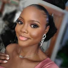 Fiyinfolu. (@fiyinfolu_a)