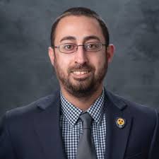 Eric Schmitz (@schmitzandpucks)