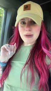 Cassie Null's Instagram, Twitter & Facebook