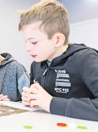 InderSchweizwirddasFachMedienundInformatikeingeführt.Dochdasistnurder  AnfangeinesgrundlegendenWandels.WaskommtaufdieKinderzu?