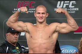 Born 30 january 1984) is a brazilian professional mixed martial artist and a former ufc heavyweight champion. Ufc 131 Results Junior Dos Santos Nears The Heavyweight Summit Sbnation Com