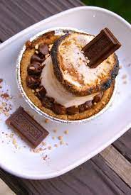 17 Desserts You Can Make On The Grill Grilled Desserts Bbq Desserts Delicious Desserts