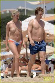Game of Thrones' Alfie Allen Hits the Beach with His Girlfriend: Photo  3914984 | Alfie Allen, Allie Teilz, Caution, Shirtless Photos | Just Jared:  Entertainment News