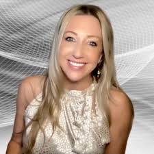 Desiree Hanlon's Instagram, Twitter & Facebook