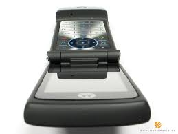 Motorola KRZR K3 review: New party star ...