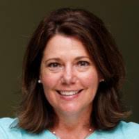 Lynne Watson's Instagram, Twitter & Facebook