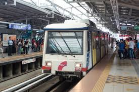 Adtranz german is the make of trains and system for these two lines. Tren Rapidkl Lrt Laluan Ampang Myjadual Bahasa Melayu
