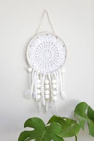 Maybe you would like to learn more about one of these? Diy Dreamcatcher Fabriquer Un Attrape Reve Diy Simple Avec Un Napperon Au Crochet Perles Co