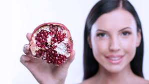 / kajian terbaru mendapati pesakit kencing manis yang meminum jus delima selama 3 bulan dapat merendahkan kebarangkalian atherosclerosis (pengerasan salur arteries). Sering Jadi Bahan Utama Produk Kecantikan Ini Manfaat Buah Delima Untuk Kulit Times Indonesia