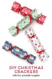 Learn How To Make Diy Christmas Crackers With This Free Printable Template Gathering Beauty Diy Christmas Crackers Christmas Crackers Christmas Diy