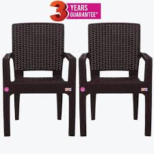 Trending Modern Plastic Chairs Which Makes In Perfect Look Of Home And Garden Plastic Chair Chair Grill Design