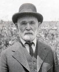 Solomon Weiss's Instagram, Twitter & Facebook