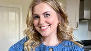 Eleanor Wilkinson's Instagram, Twitter & Facebook