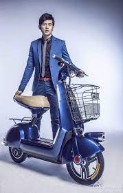 jay chou on 爱玛电动车广告 2014