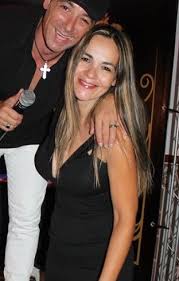 Ela foi acusada de andar a. Ex De Sara Silva Lanca Musica Inspirada Na Traicao Da Concorrente Do Programa Da Sic