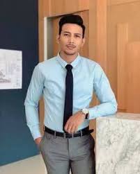 Grey (fendy bakry) dan nisa ardina (eyra hazali) yang mengambil keputusan bernikah, tetapi melukakan hati dua insan, iaitu datin musalma dan ilham arsyad yang sudah sekian lama menyayangi nisa. Nah Mr Grey Hampa Sekali Senyummm Siakap Keli Press Facebook