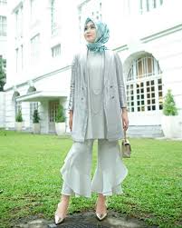 Fashion hijab tengok trend baju muslim remaja lucu dan keren. 10 Style Hijab Kece Buat Cewek Bertubuh Kurus Mau Tiru