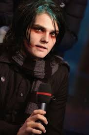 Pin By Lovelymydear On I Refuse To Believe That They Broke Up Okay Gerard Way My Chemical Romance Frerard