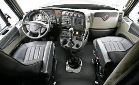 Custom Semi Trucks Interiors Google Search Semi Trucks Interior Truck Interior Semi Trucks