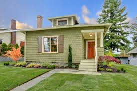 Shade is depending on your personal choice and on your whole house theme. Best Front Door Color For A Green House Color Combos In Pictures Home Decor Bliss