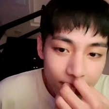 Tae en weverse mostrandonos su cabello 💜, #BTS #taehyung #kimjunhyung #v  #weloveyoutaehyung #jin #jin_bts #jin_bts_seokjin #weloveyoujin  #theastronaut #jungkook #namjoon #jhope #RM #jimin #suga ...