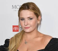Abigail Breslin says she was branded hysterical after reporting male  co-stars unprofessional behaviour | The Independent