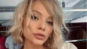 Incidente per giulia provvedi, cade in spiaggia e si spacca un dente mentre fa un video 0:0 comments con i vaccini e il green pass il mondo prova a riaprire: Giulia Provvedi Il Filo Di Tessuto Tra I Glutei Non Copre Nulla Foto