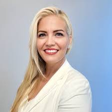 Jennifer Recio's Instagram, Twitter & Facebook