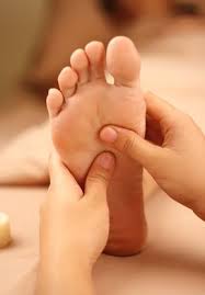 Calo Seco No Dedo Do Pé Reflexologie Plantaire Massagem Nos Pes Treinos De Caminhada Spa Dos Pes