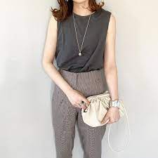 𝑐𝑜𝑑𝑒𓂃 zara のハイウエストパンツの チェック柄です𖢔𖢔 一気に秋っぽくなる これに伊達メガネとか 絶対かわいくない きれいめコーデ きれいめファッション シンプルコーディネート ファッションアイデア ファッションスタイル