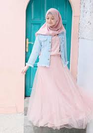 Diperkirakan mulai hamil tahun lalu saat ia masih berusia 10 tahun, remaja tersebut dipercaya menjadi ibu termuda yang pernah ada di negara tersebut. Trend Baju Muslim 2019 Ini Bisa Jadi Inspirasi Buat Kalian Blog Unik
