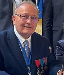 DEVANT LES ÉPREUVES, SERRONS LES RANGS ET FAISONS FACE