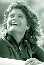 BEAU FOSTER with a super clean carve (& clean board…) 🏆🏆🏆💯💦💦💦 Photo:  Tom Hawkins @tbhphoto.com