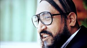 ¿De dónde viene el viejo amargado este? Charls Lattan