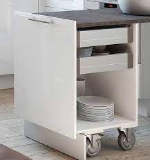 kleine kuche planen multifunktionale losungen planungswelten ausziehtisch arbeitsflache kuche kuchendesign modern