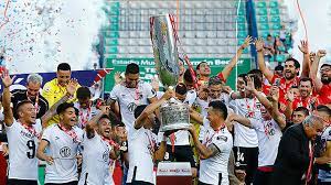 1 en el torneo, participarán nuevamente los 45 equipos de las tres categorías profesionales de la anfp (primera división, primera b y segunda división profesional Colo Colo Derrumba A La U Con Dos Goles En Tres Minutos Y Es El Nuevo Campeon De La Bullada Copa Chile Emol Com