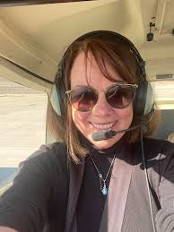 Learning to Fly an Airplane with Online Resources
