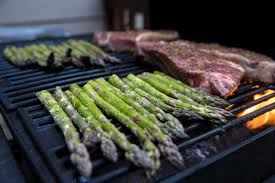 Gruner Spargel Grillen Sizzle Brothers Bbq Gerichte Grill Rezepte Mehr Rezept Spargel Grillen Gruner Spargel Grillen Gruner Spargel