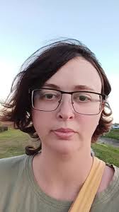 Girl Sings Misery and Jin