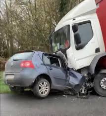 En matière d'accidents, il est important d'être bien informé. Terrible Accident De La Route Dans L Orne Pres De La Ferte Mace